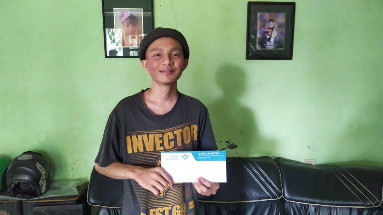 Tebarkan Manfaat, LAZNAS Al Irsyad Salurkan Bantuan Untuk Pengidap Tumor Mediastinum