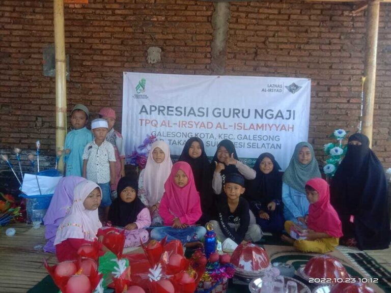 Tebarkan Kebahagiaan Untuk Guru Ngaji di TPQ Al Irsyad Al Islamiyyah Dusun Bayowa, Desa Galesong Kota, Kecamatan Galesong, Kabupaten Takalar, Sulawesi Selatan