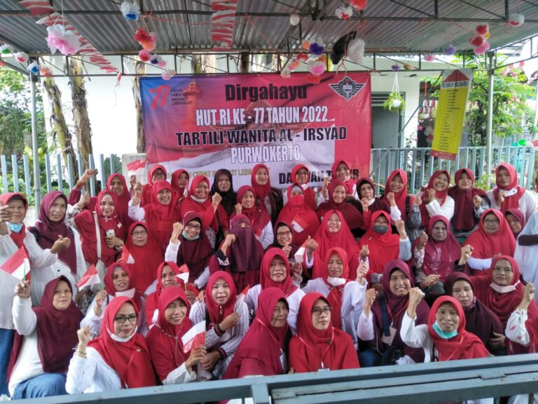 Sambut HUT RI Ke 77, PC Wanita Al Irsyad Purwokerto Adakan Jalan Sehat