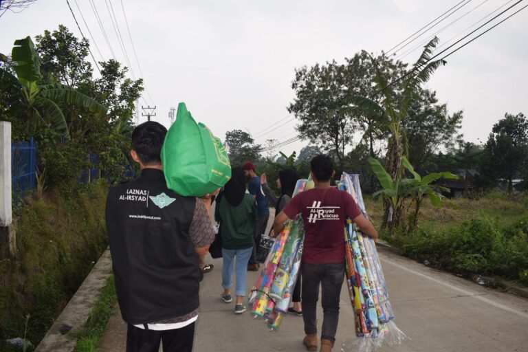 Kolaborasi Kebaikan, LAZNAS Al Irsyad Bersama Al Irsyad Rescue Bogor Salurkan Bantuan Logistik Untuk Penyintas Gempa Cianjur