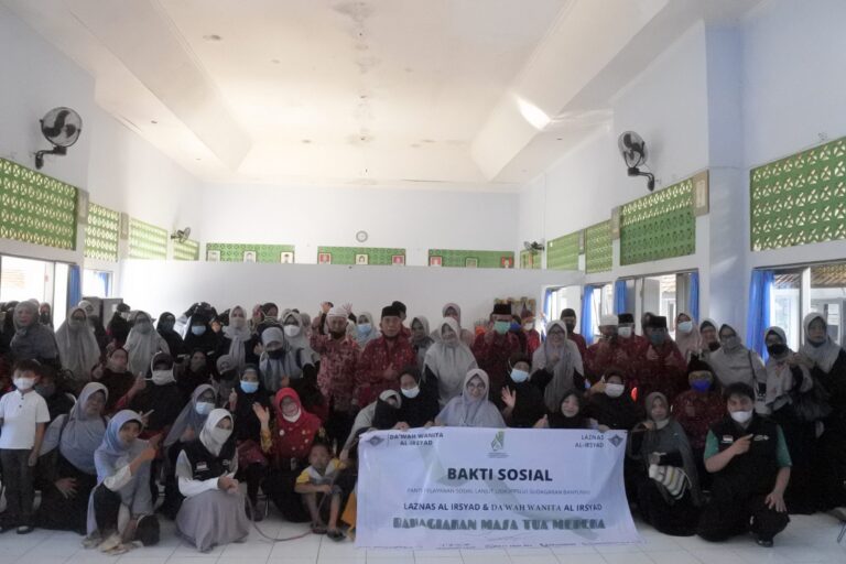 LAZNAS Al Irsyad, Bahagiakan Masa Tua Mereka