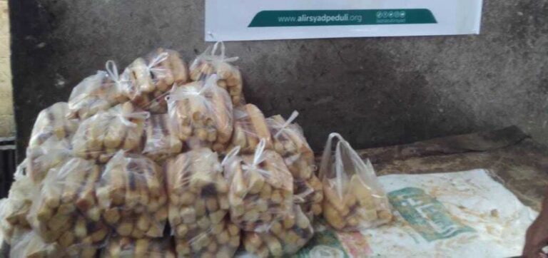 Krisis Pangan Semakin Buruk Akibat Perang, LAZNAS Al Irsyad Rutin Salurkan Roti Untuk Yaman