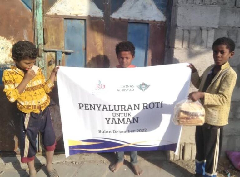 Peduli Yaman, LAZNAS Al Irsyad Konsisten Salurkan Roti Untuk Yaman