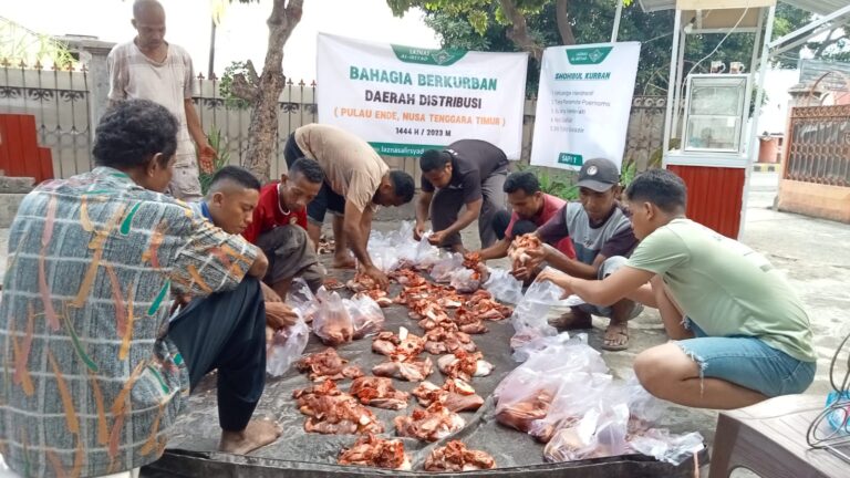Tebar Hewan Kurban Hingga Pelosok Nusantara, LAZNAS Al Irsyad Salurkan Hewan Kurban di Pulau Ende Nusa Tenggara Timur