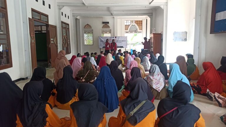Bakti Sosial  LAZNAS Al Irsyad Bersama PMR Wira SMA IT Al Irsyad Al Islamiyyah Purwokerto 